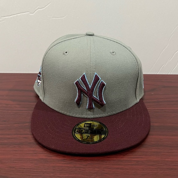 New Era, 59Fifty Fitted Hat, New York Yankees, Grey & Burgundy - Picture 1 of 10